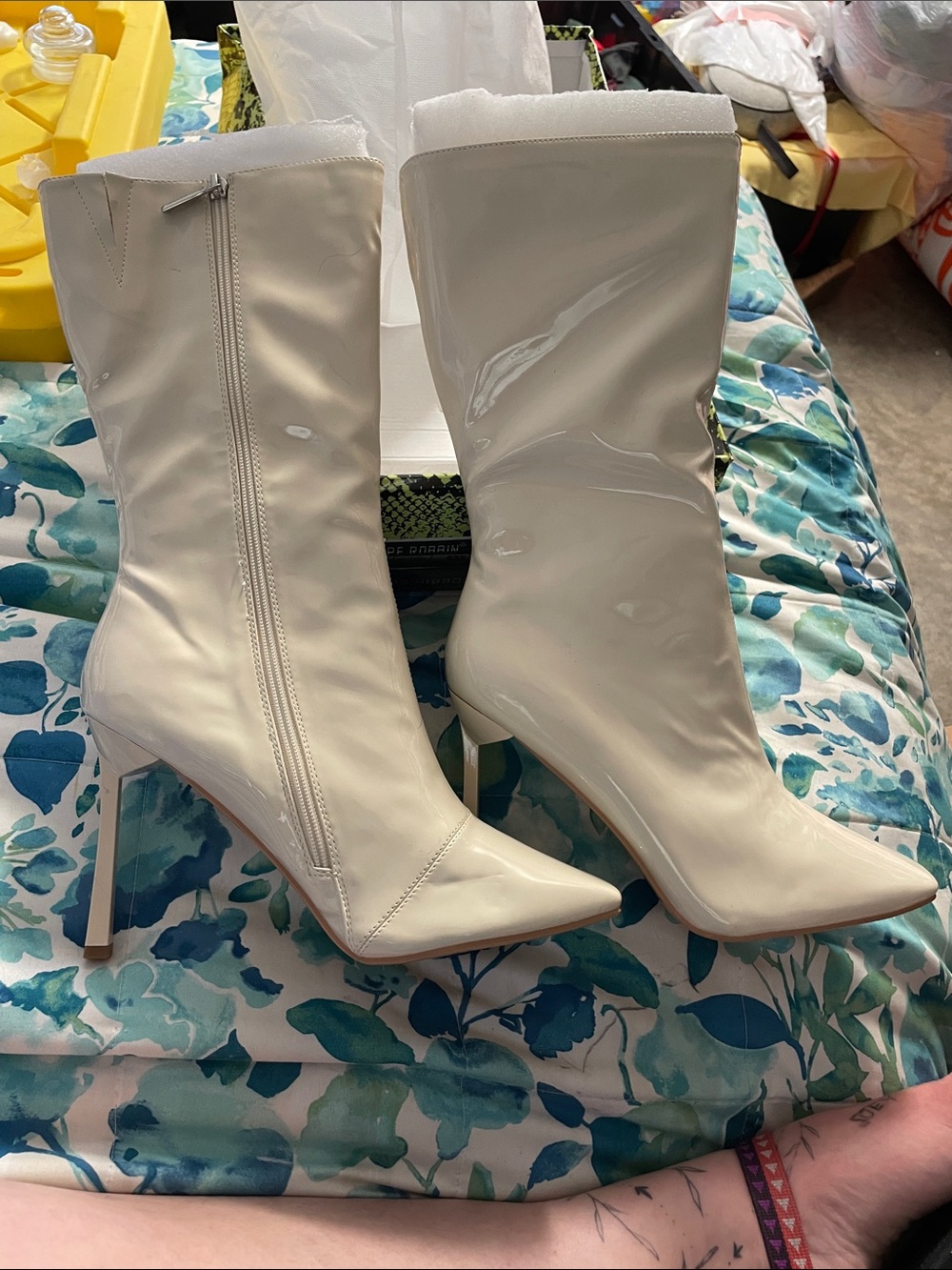 Cape Robbin White Patent Pointed-Toe Mid-Calf Stiletto Boots